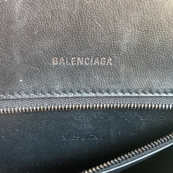 SOLD Balenciaga Hourglass Matte Black Small Shiny Leather Top Handle Bag - Picture 14 of 17